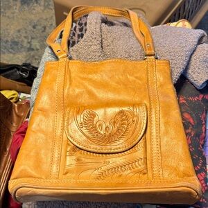 Elegant Tan Leather Handbag